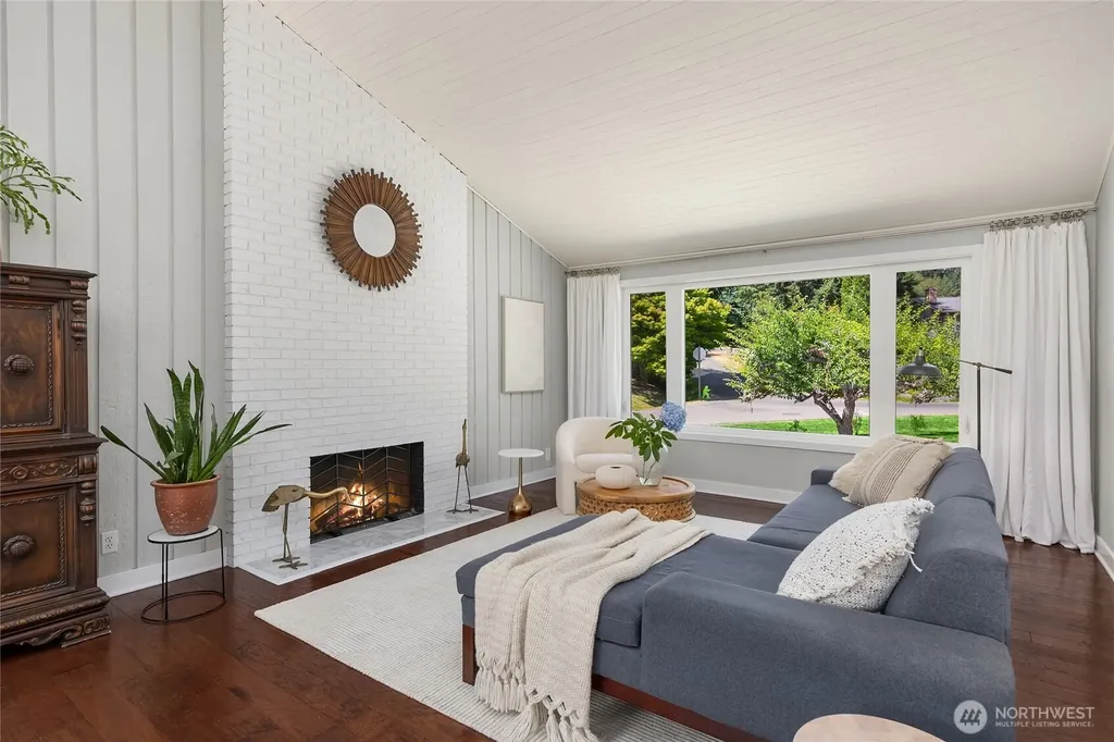 7563 NE Emerald Way Bainbridge Island WA 98110