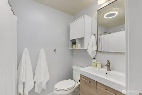 7563 NE Emerald Way Bainbridge Island WA 98110