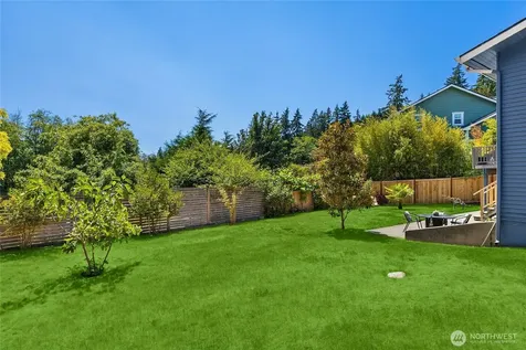 7563 NE Emerald Way Bainbridge Island WA 98110