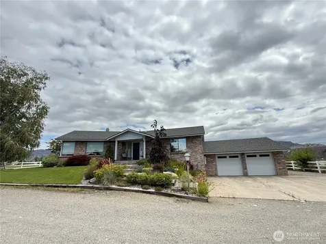 32 Red Apple Drive Omak WA 98841