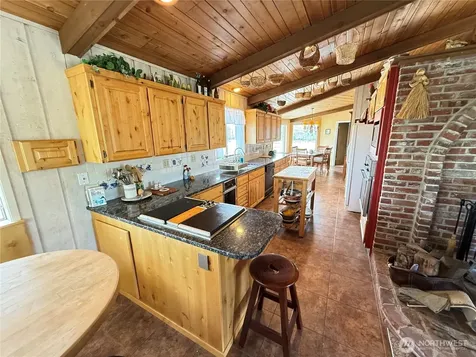 32 Red Apple Drive Omak WA 98841