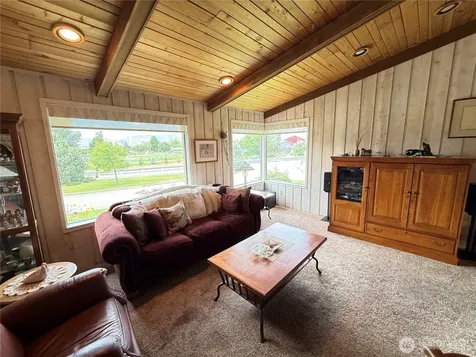 32 Red Apple Drive Omak WA 98841