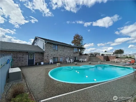 32 Red Apple Drive Omak WA 98841