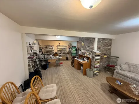 32 Red Apple Drive Omak WA 98841