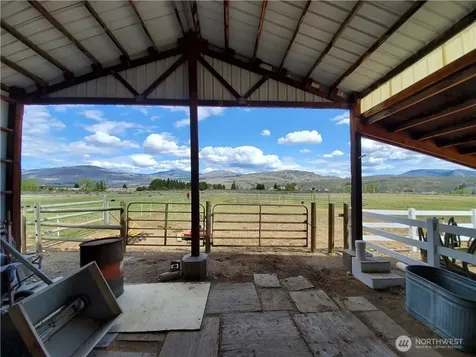 32 Red Apple Drive Omak WA 98841