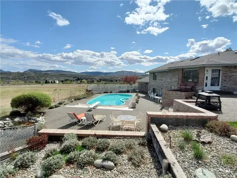 32 Red Apple Drive Omak WA 98841