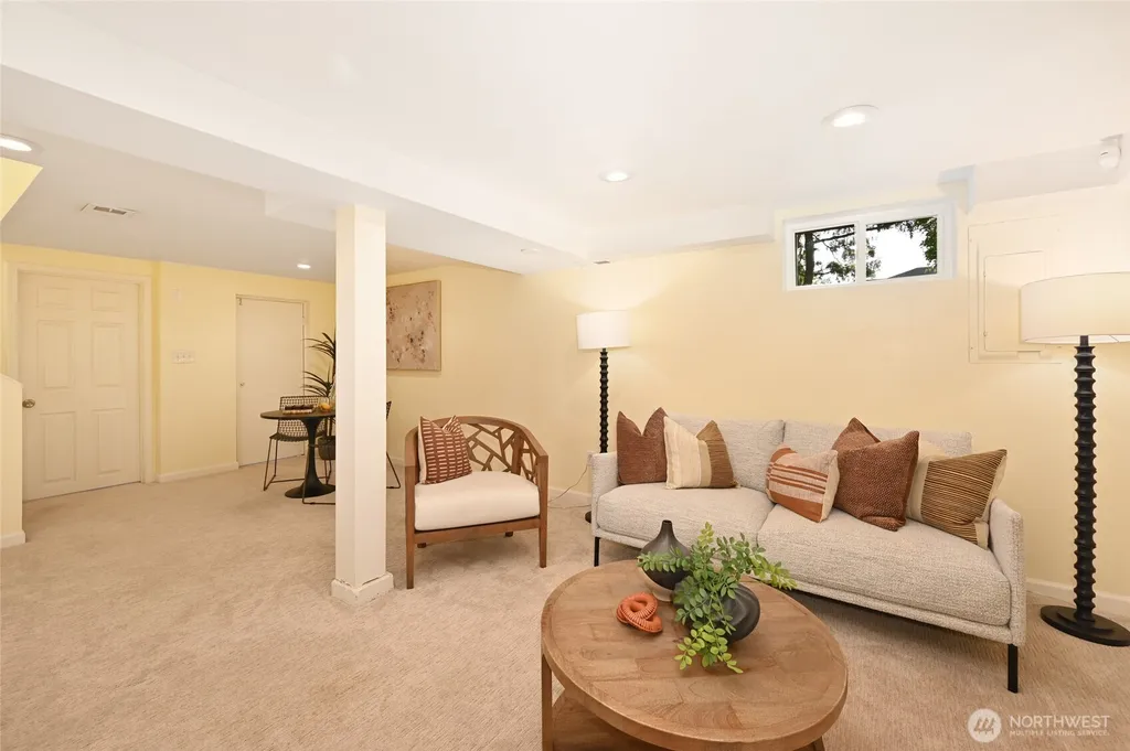 4024 55th Avenue SW Seattle WA 98116