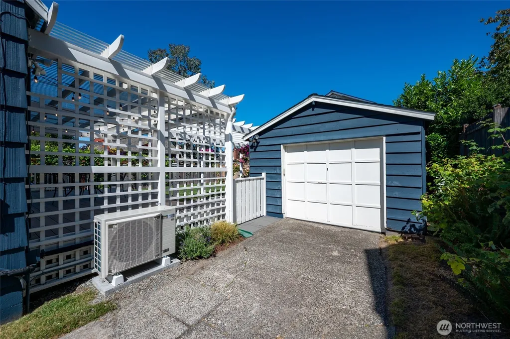 4024 55th Avenue SW Seattle WA 98116