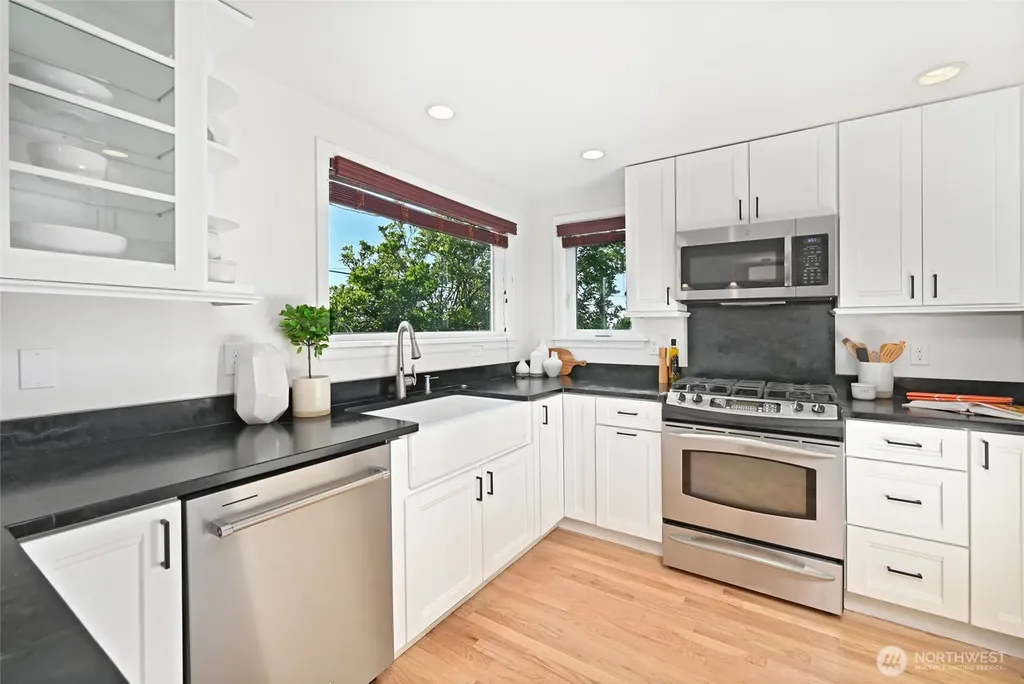 4024 55th Avenue SW Seattle WA 98116