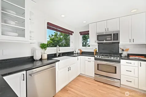 4024 55th Avenue SW Seattle WA 98116