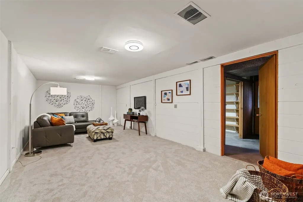 23312 Robin Hood Drive Edmonds WA 98020