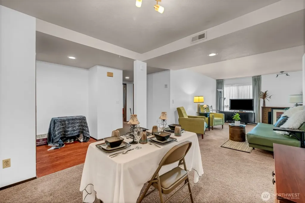 11300 1st Avenue NE Seattle WA 98125