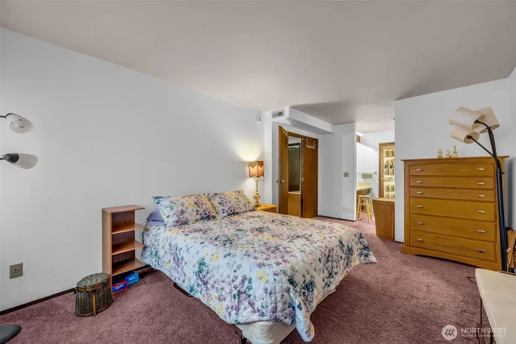 11300 1st Avenue NE Seattle WA 98125