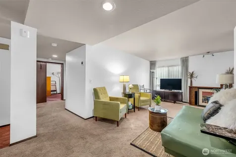 11300 1st Avenue NE Seattle WA 98125