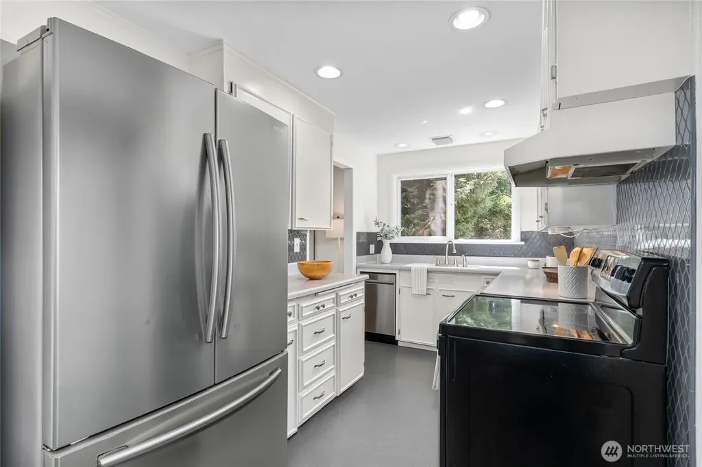 13322 3rd Avenue NE Seattle WA 98125