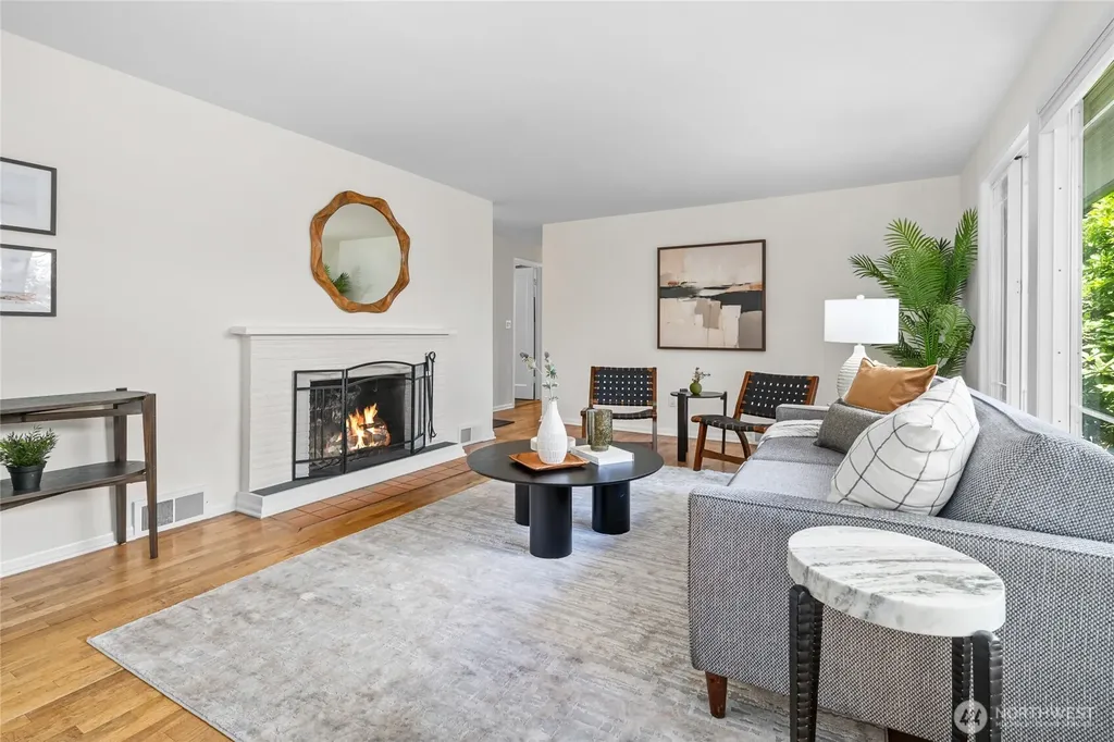 13322 3rd Avenue NE Seattle WA 98125