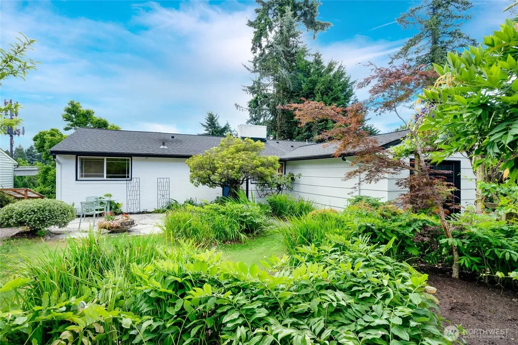 13322 3rd Avenue NE Seattle WA 98125