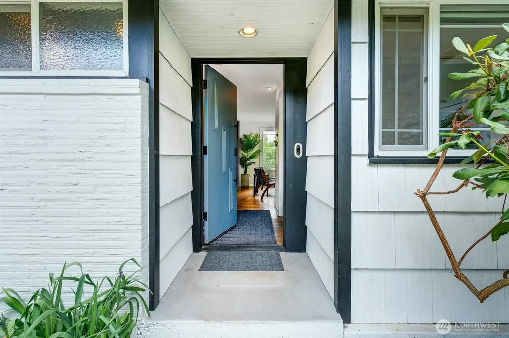 13322 3rd Avenue NE Seattle WA 98125