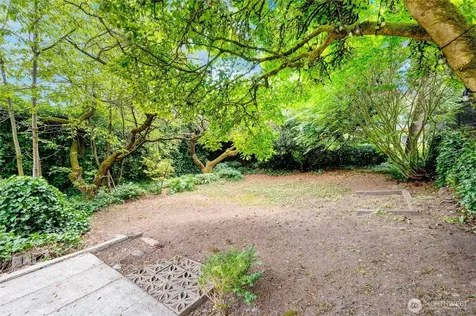 13322 3rd Avenue NE Seattle WA 98125