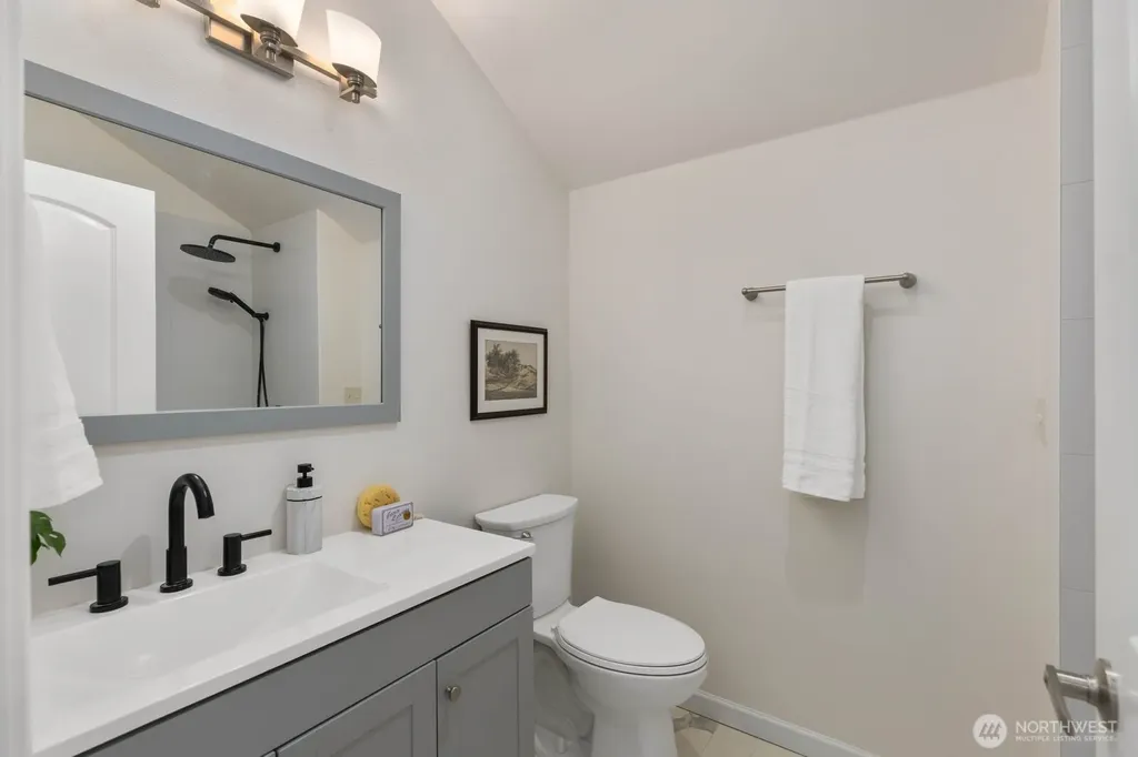 13810 Greenwood Avenue N Seattle WA 98133