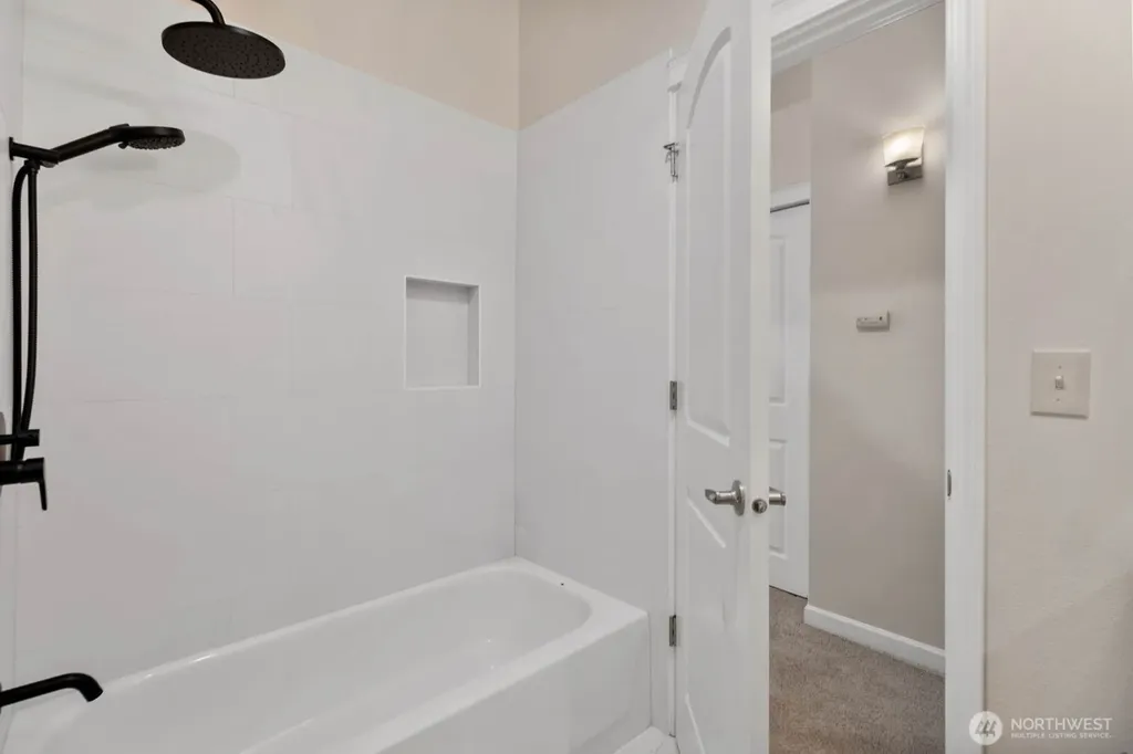 13810 Greenwood Avenue N Seattle WA 98133