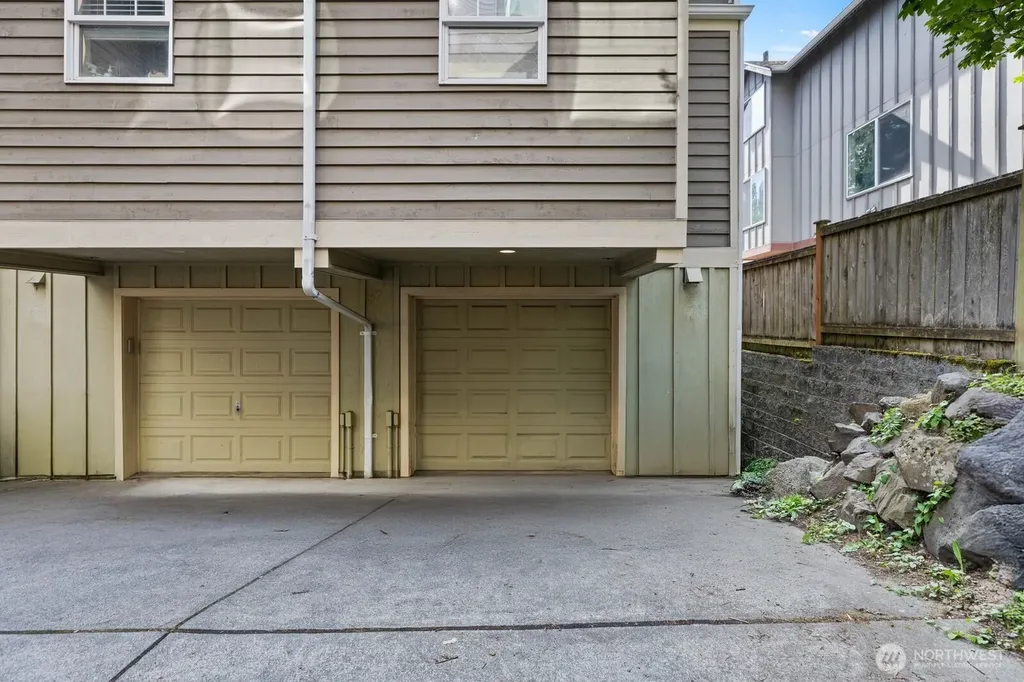 13810 Greenwood Avenue N Seattle WA 98133