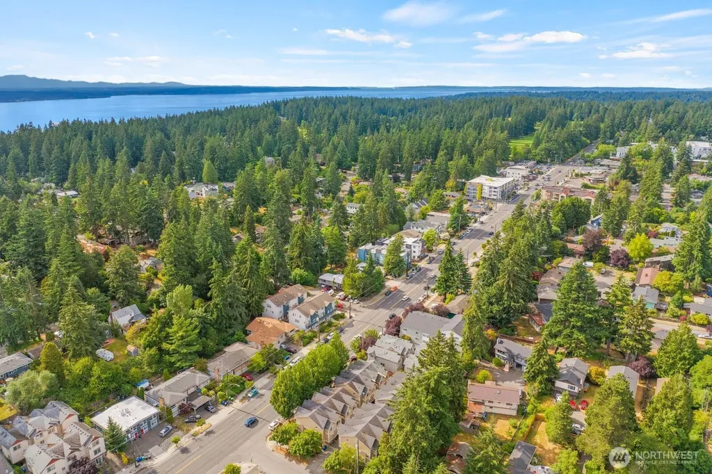 13810 Greenwood Avenue N Seattle WA 98133