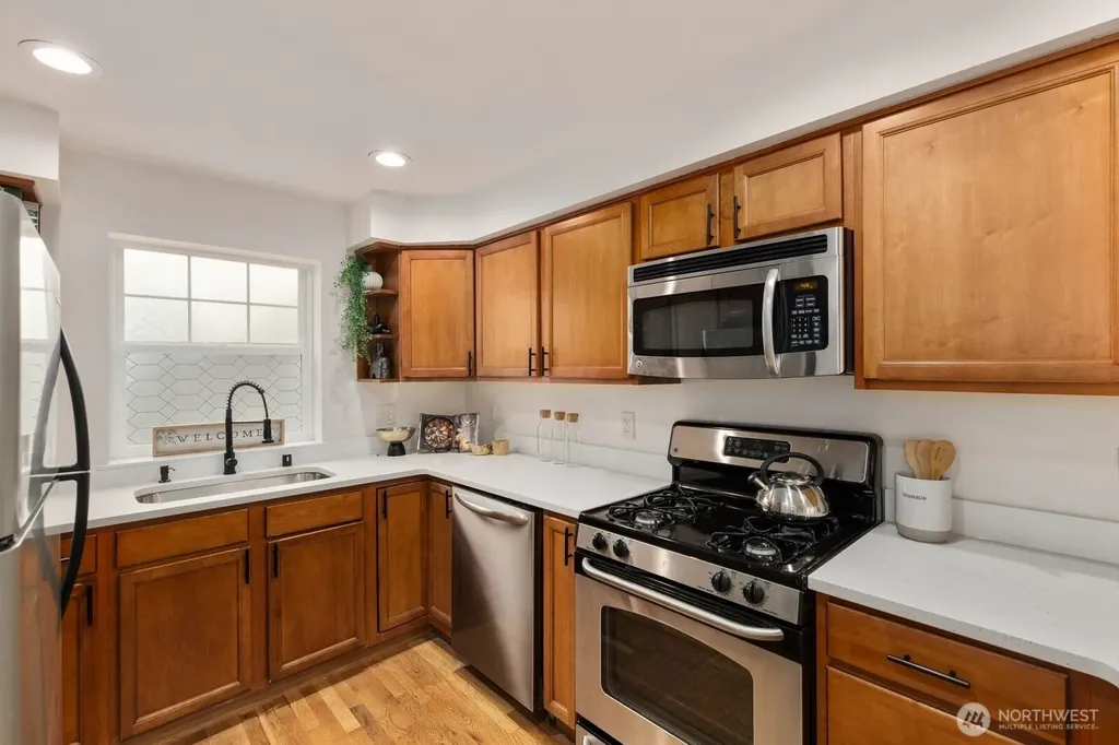 13810 Greenwood Avenue N Seattle WA 98133