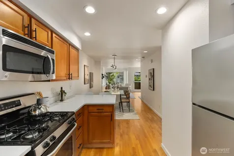 13810 Greenwood Avenue N Seattle WA 98133
