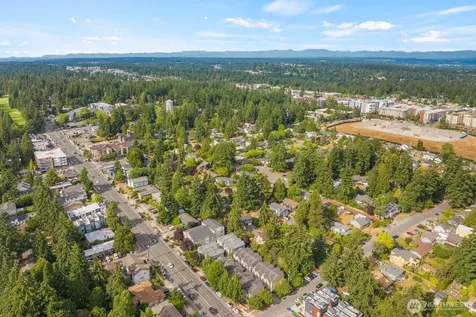 13810 Greenwood Avenue N Seattle WA 98133