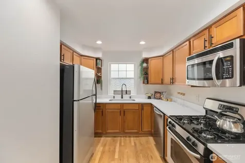 13810 Greenwood Avenue N Seattle WA 98133