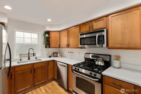 13810 Greenwood Avenue N Seattle WA 98133