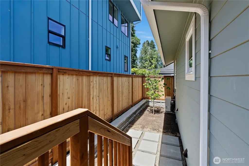 8045 19th Avenue NE Seattle WA 98115