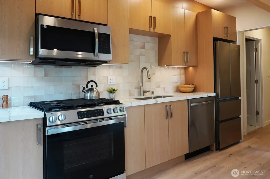 8045 19th Avenue NE Seattle WA 98115
