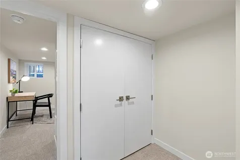 8045 19th Avenue NE Seattle WA 98115