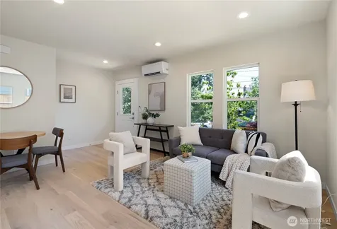 8045 19th Avenue NE Seattle WA 98115
