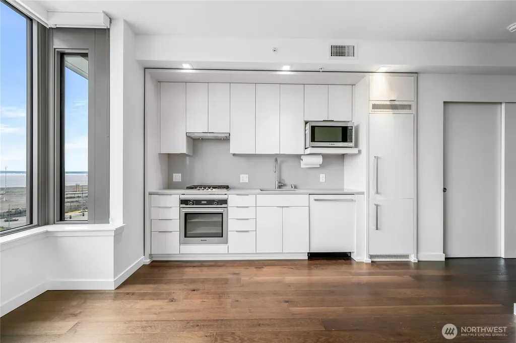 590 1st Avenue S Seattle WA 98104