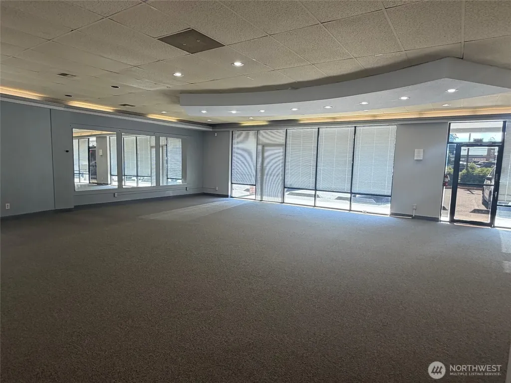 17640 1st Avenue S Burien WA 98148