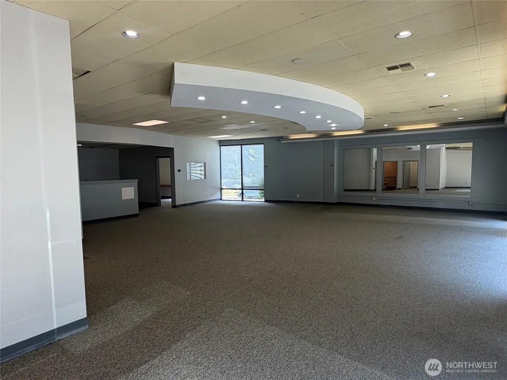 17640 1st Avenue S Burien WA 98148