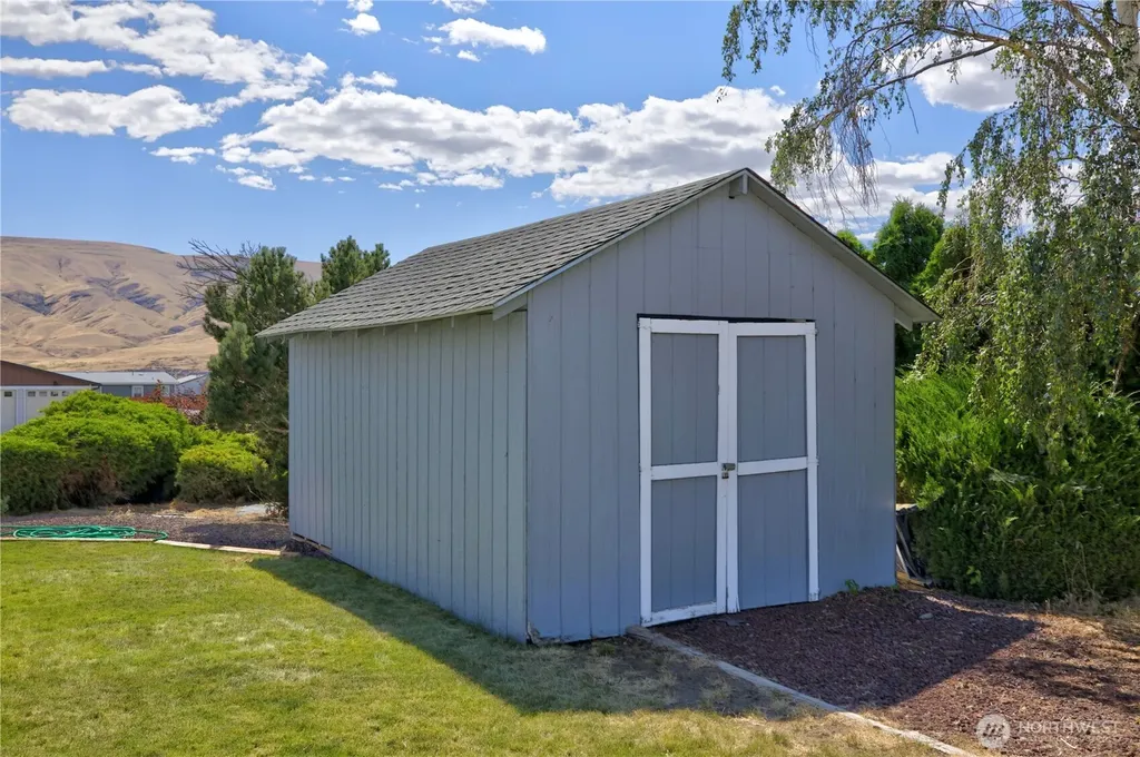 403 Summer Place SW Mattawa WA 99349