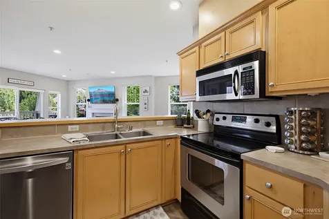 7705 Fairway Avenue SE Snoqualmie WA 98065