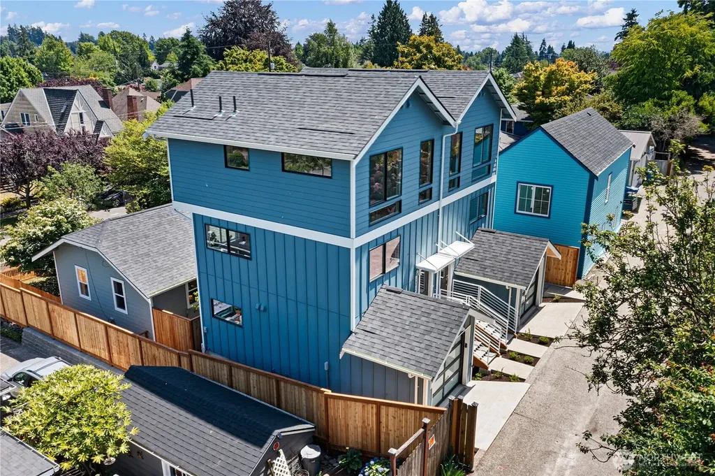 8043 19th Avenue NE Seattle WA 98115