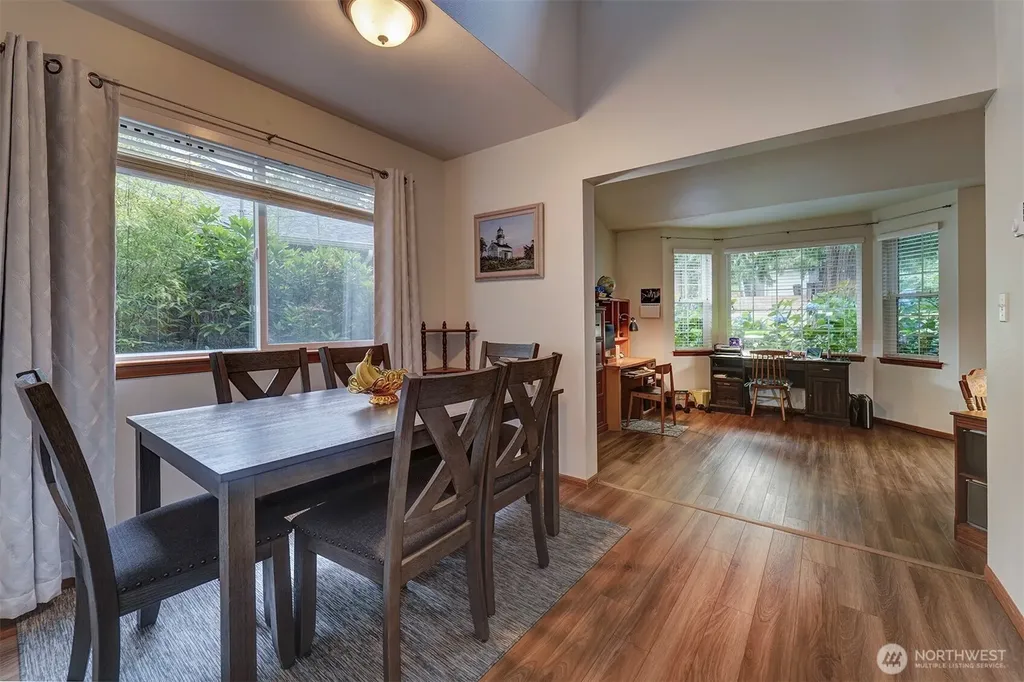 22035 Sea Vista NE Poulsbo WA 98370