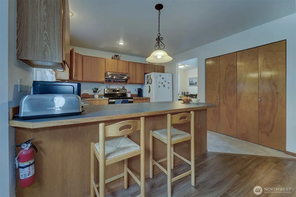 22035 Sea Vista NE Poulsbo WA 98370