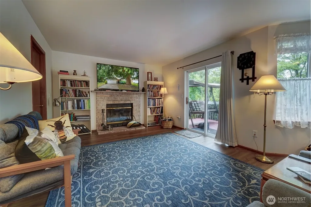 22035 Sea Vista NE Poulsbo WA 98370