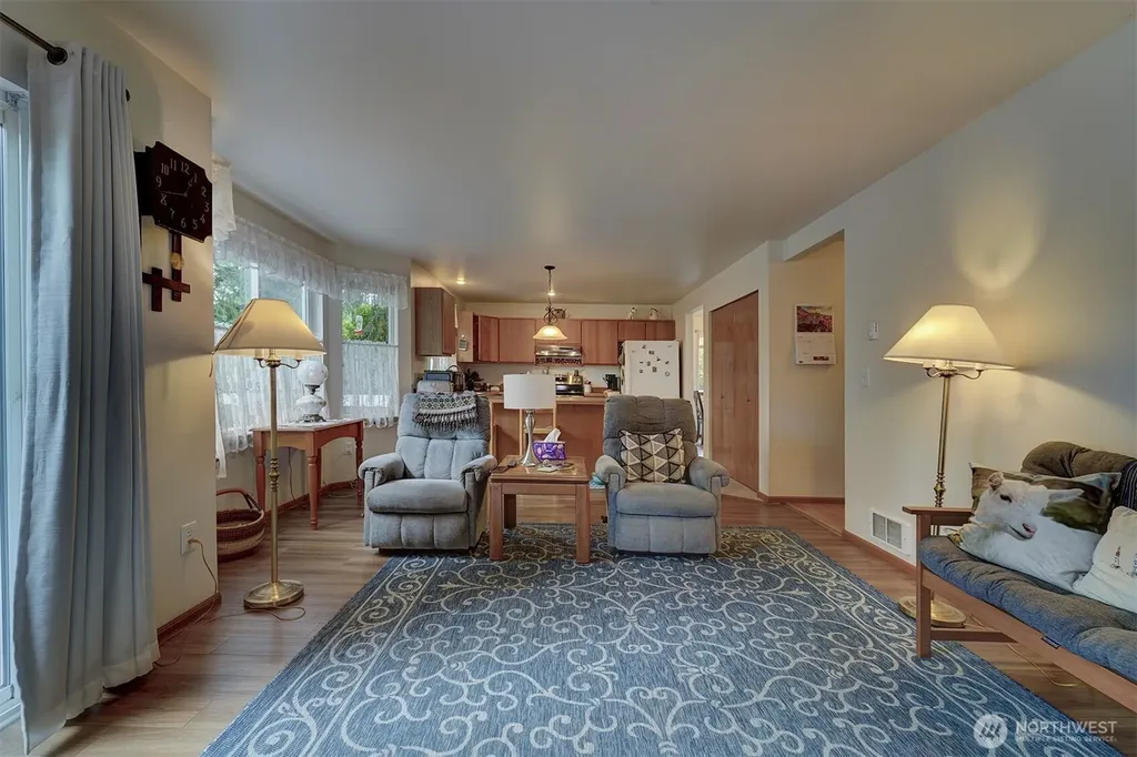 22035 Sea Vista NE Poulsbo WA 98370