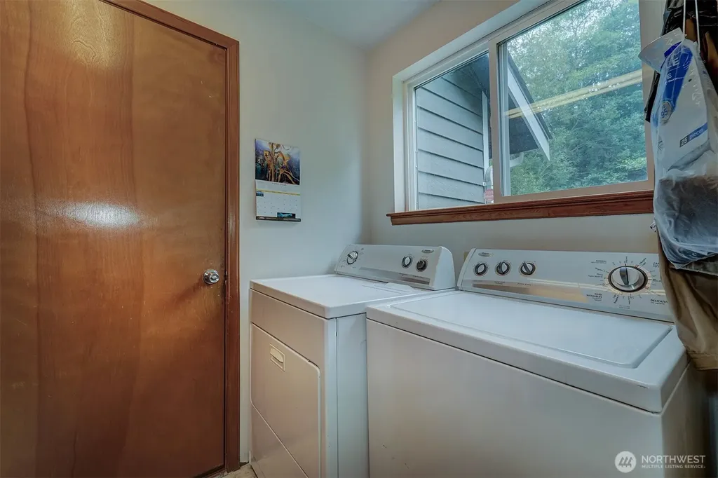 22035 Sea Vista NE Poulsbo WA 98370