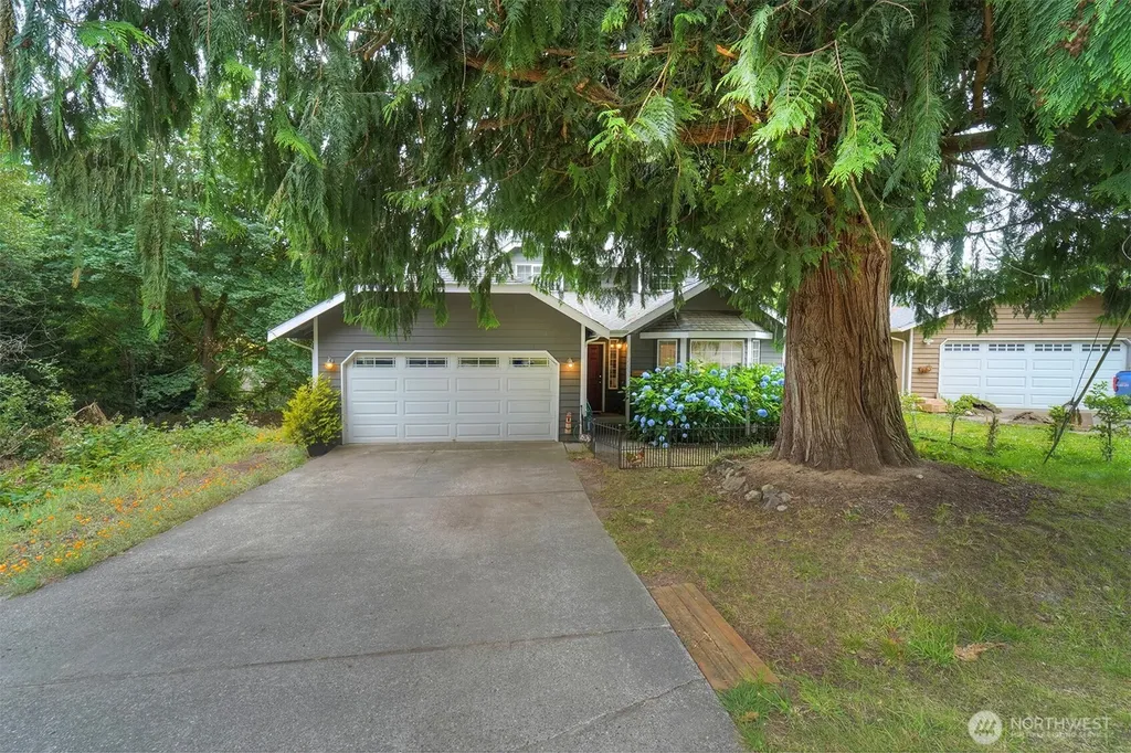 22035 Sea Vista NE Poulsbo WA 98370