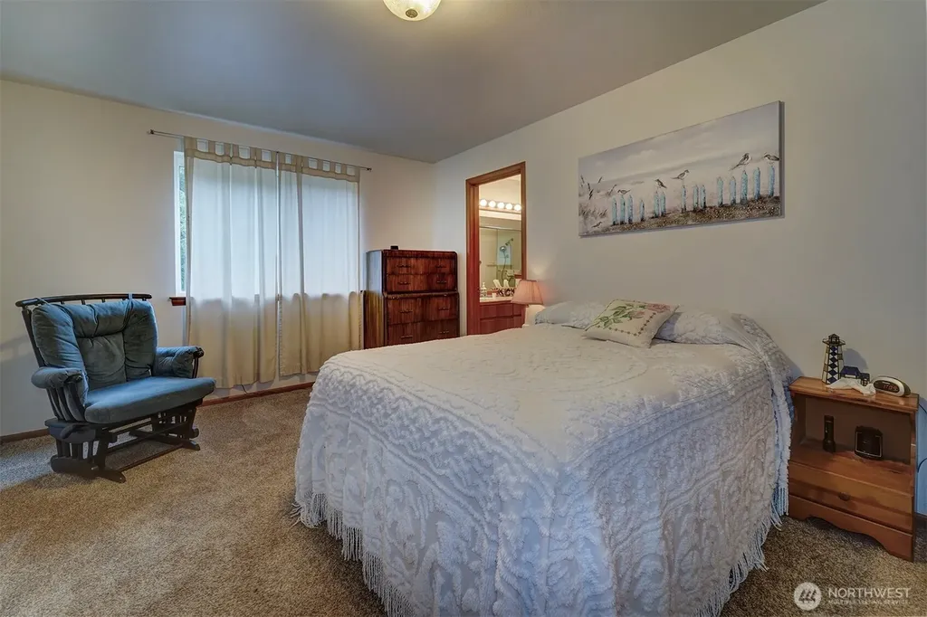 22035 Sea Vista NE Poulsbo WA 98370
