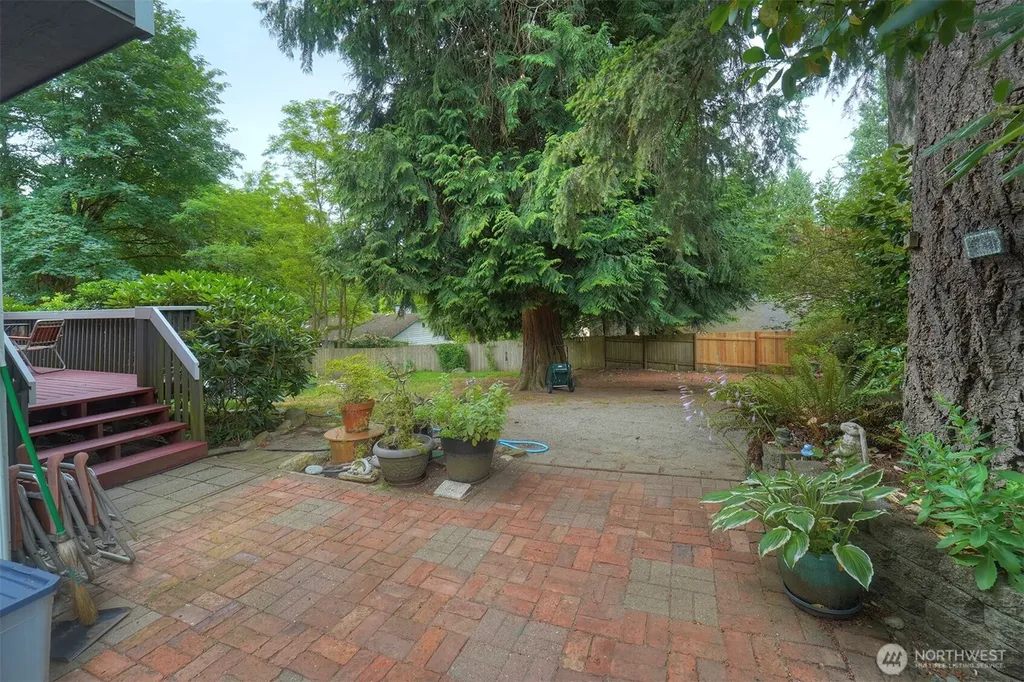 22035 Sea Vista NE Poulsbo WA 98370